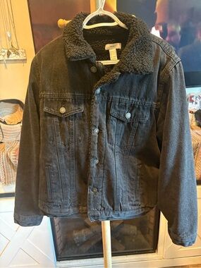 Forever 21 Black Sherpa inside Denim Jacket with Branded Button